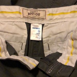 Old navy perfect bootcut khakis size 6